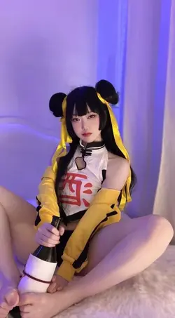 imgi_33_Evawish-Li-Dailin-6.md.webp