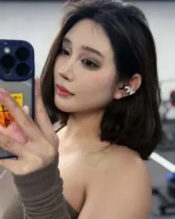 imgi_133_hitomi199877_20250528_p_3642632235540950131_4_3642632222354000183eef607b45d4498c2.md.webp