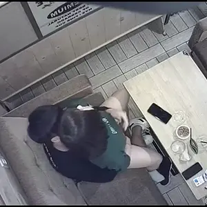 Cặp Đôi Trẻ Trong Quán Cà Phê Địt Nhau Trên Ghế.mp4